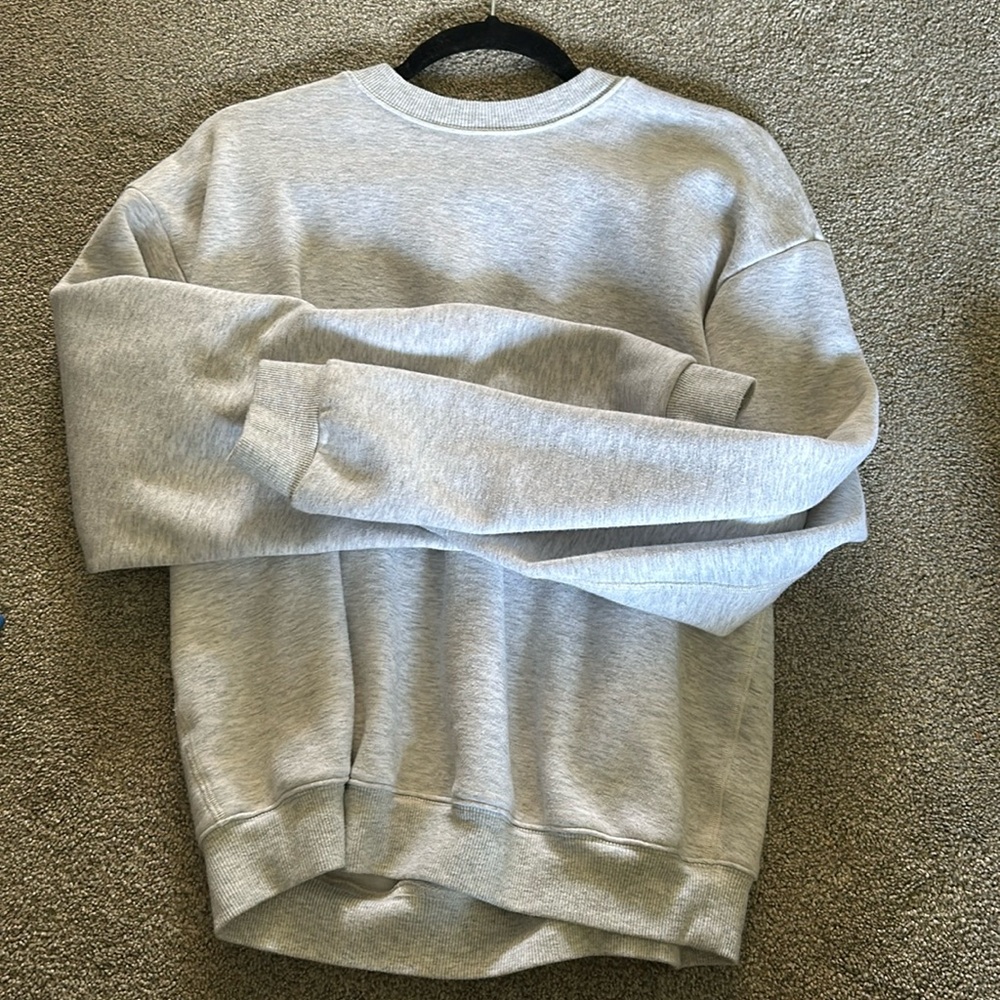 Skims EUC gray lounge sweatshirt size large